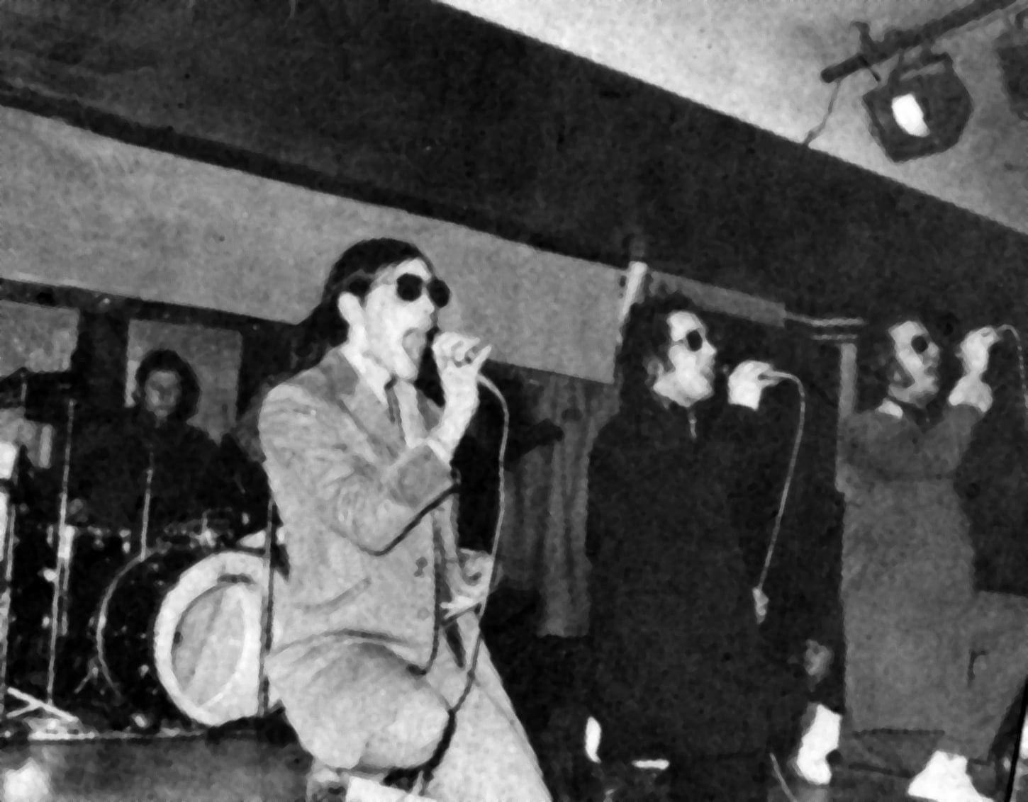 Showaddywaddy live in 1973 before signing pro